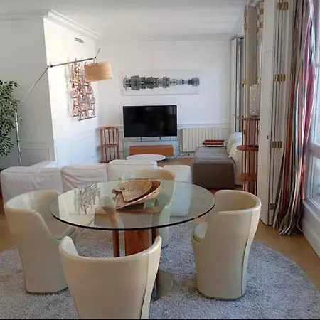 1br Ponthieu Champs Elysees Lejlighed Paris